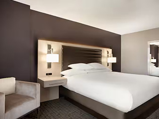 Embassy Suites Charlotte Uptown