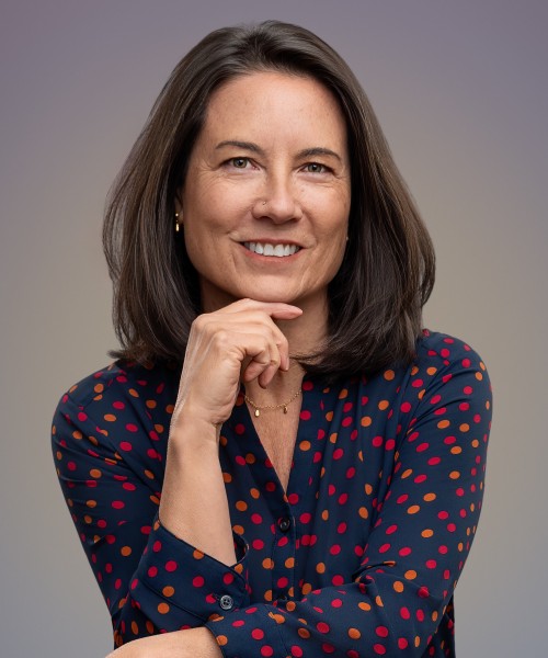 From Awkward to Confident: Photographing Professionals Who Hate Headshots