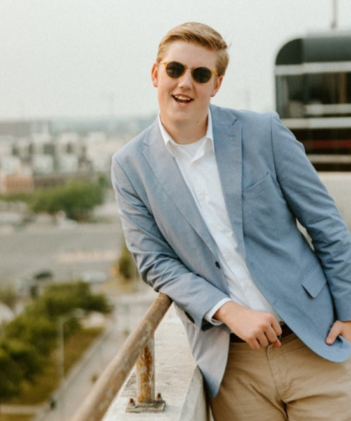 Redefining the Senior Portrait Studio: Editorial Imagery, Gen Z Clients, Real Profit
